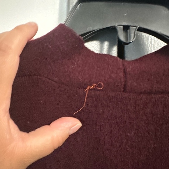 Burgundy Knit Cardigan Sweater 100% wool/laine - Picture 4 of 5